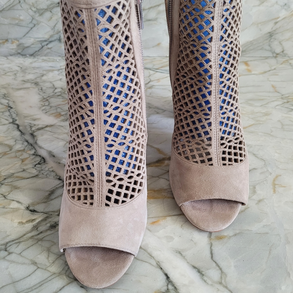 Open toe booties - Picture 2 of 9
